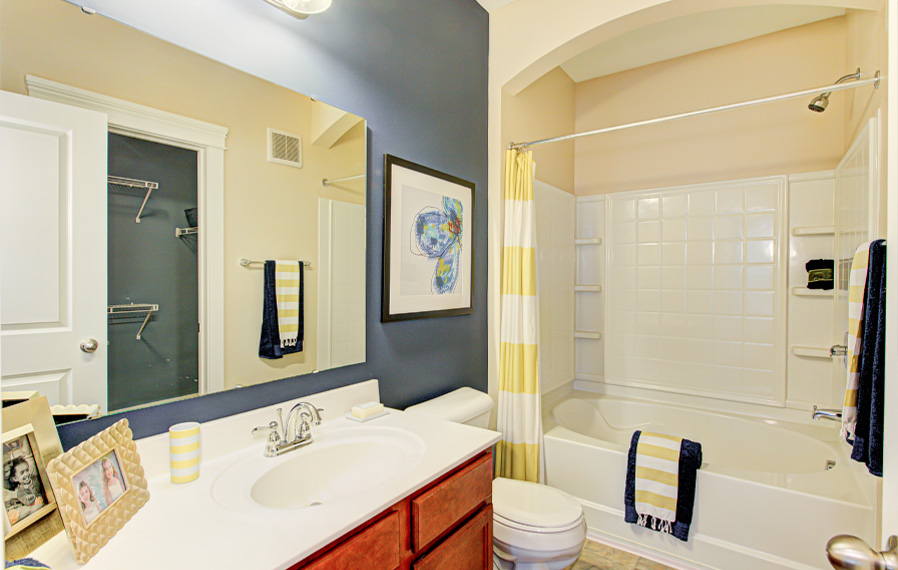 Model bathroom at Union Street Flats Apartments. Model bathroom at Union Street Flats Apartments.